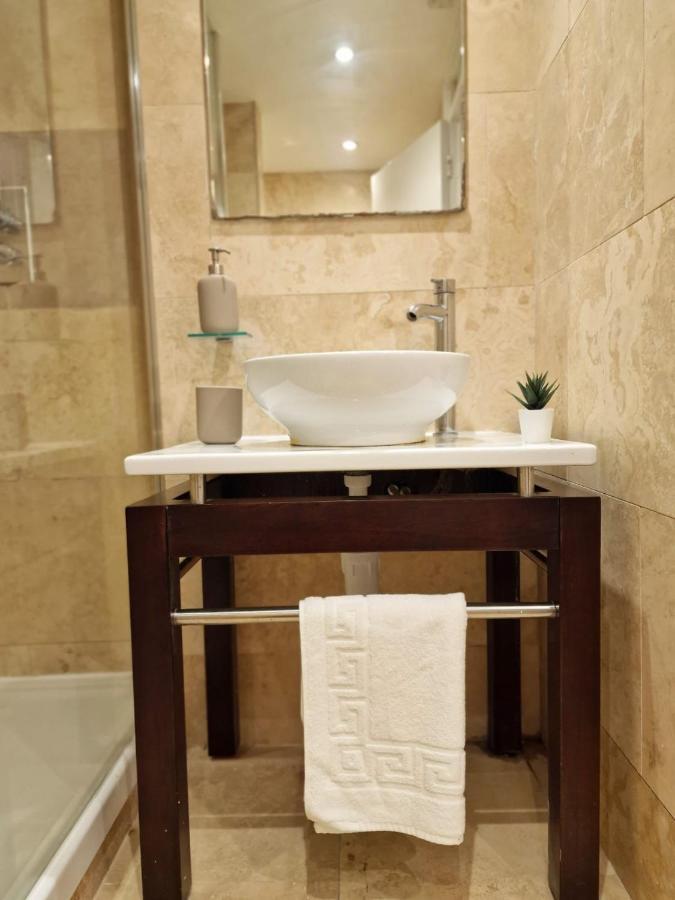 לונדון 3 Bedrooms Flat Near Russell Square מראה חיצוני תמונה